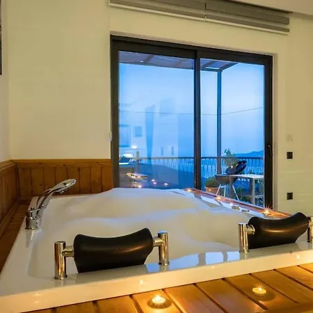 Sunrose Kalkan Antalya Jakuzili شقة